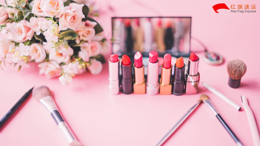 16397990627513.jpg 攝圖網(wǎng)_500498717_美妝口紅化妝品(企業(yè)商用)_副本.jpg